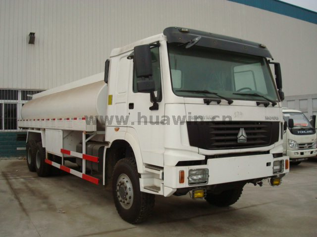 SINOTRUK HOWO 4x4 All-Wheeler-Drive AWD شاحنة مياه - 13000 لتر