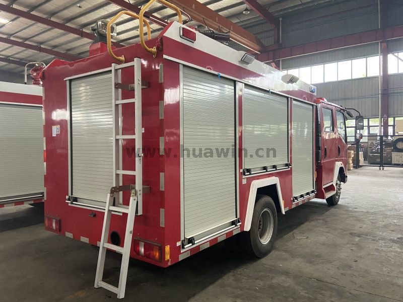 ساينو تراك هووا شاحنة إطفاء الحرائق ذات الضغط العالي والمياه الرغوية